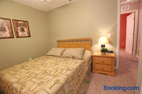 Golf Retreat, Walk To The Course Condo - Image 2