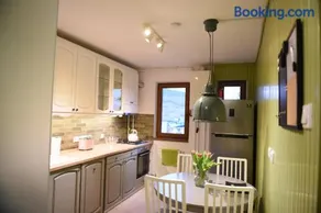 Riverside apartment - Image 1