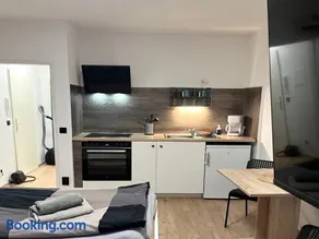 Low Budget Apartment Cologne - Image 4