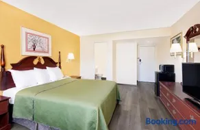 Lincoln Way Inn - Image 3