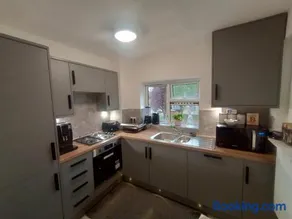 Oxfords 5 Star Lux 2 bedroom Flat near JR 5 pax, permit parking - Image 4