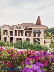 Apartmánový dom Andalusia - Image 1