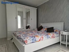 Anna's Crib - Image 1