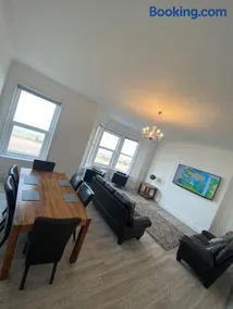 Coast View Apartments - Image 1