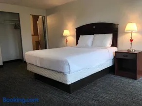 Portland Super Value Inn - Image 3