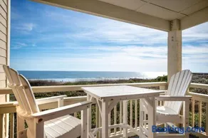 Captains Choice by Oak Island Accommodations - Image 1