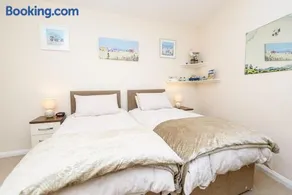 Heart of Looe Apartment - Image 3