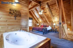 Whisk-A-Way - Hot Tub, Pool Table & Jacuzzi! - Image 4