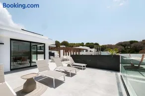 Casa Sol Luxury Rooftop Penthouse Gym Spa Pools - Image 4