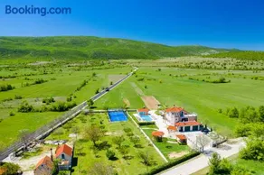 Villa Nature's Embrace - Heated Pool, Jacuzzi & Padel - Image 1