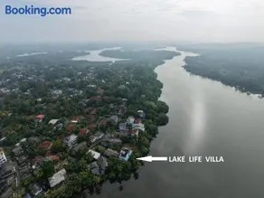 Lake Life Villa - Image 3