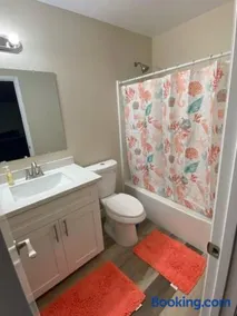 condo in downtown free parking 4 mins frm Freemont - Image 3