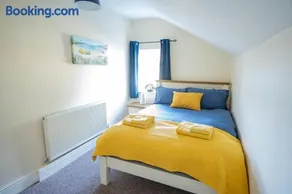 Sunrise Beach House - Great for family stays and contractors - Image 1