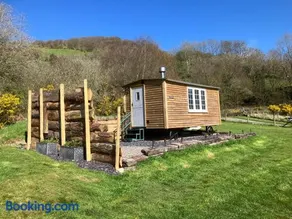 The Rheidol Shepherds Hut - Image 2