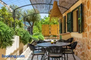 Villa avec internet haut débit, terrasse et jardin | Vue jardin | Parfaite pour le travail à distance - Image 4