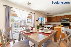 Luxurious Retreat. FREE HTD Pool Outdoor Fun - Image 2