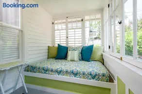 Cozy Cottage w/Sun Porch - 2 Blocks to Kids Corner & South Beach! - Image 3