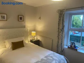 Talbot House Bed & Breakfast and Tearoom - Image 2