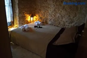 Niko's Stone Guest House - Image 2