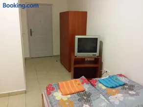 M+D Hotel - Image 1