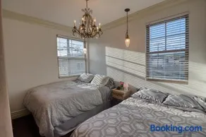 Luxury 2 bed 1 bath - Image 4