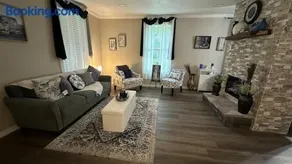 Country home with 3 bedrooms and 2 baths - Image 3