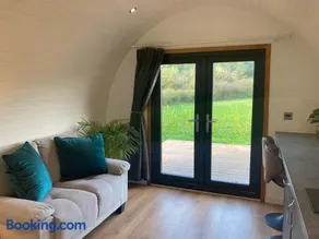 Glamping pod with en-suite & underfloor heating - Image 2