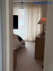 Stylish Tenter Lane Retreat - Image 2