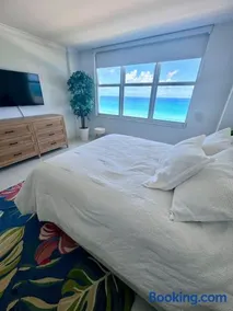 Beachfront Miami Beach Condo, Ocean View & Valet Parking - Image 3