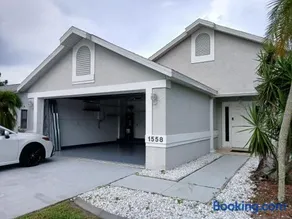 Punta Gorda Home, Sleeps 10 - Image 3