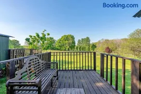 Finest Retreats- Shepherds Hut at Hilltop Farm - Image 3