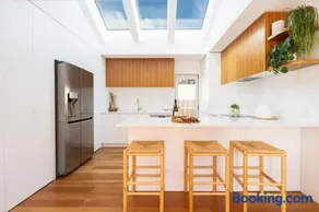 Coastal 4BR with pool, walk to Ocean Grove beach - Image 3