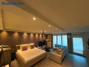 Studio Etoile Elegance - Image 1