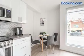 Westend Suite Near High Park & Bloor West - Image 2