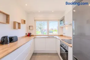 Bright and renovated house for 8 people parking - Image 5
