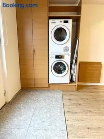 Lonid Apartment - Image 2
