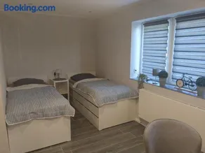 Schönes Zimmer mit Bad - Image 2