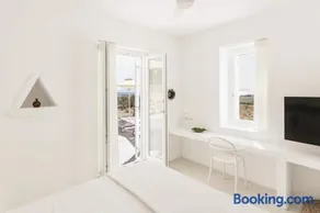 Golden View Villas Paros, Villa Daphne - Image 2