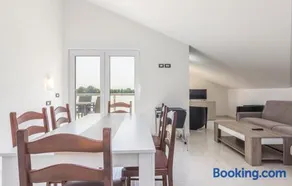 Penthouse Funtana with pool - Image 4