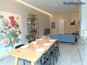 Blossom & Bloom - 3BR House with Garden near Centre - Image 2