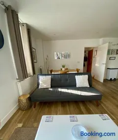 Rooftops Apartment - Image 3