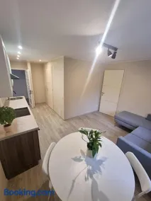 Self check in apartment in a private house near Airport with free parking - Image 2