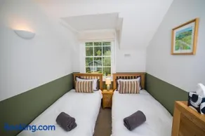 Fort Victoria Cottages - Spinnakers - Image 3