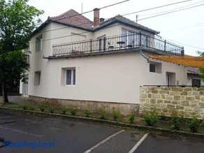 Centrum Villa Szolgáltatóház - Image 2