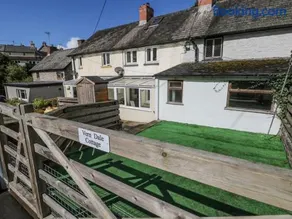 Cosy Cottage, River Wye, Near Builth Wells - Image 3