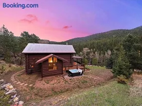 Classic Log Cabin near Rocky Mountain National Park and near Skiing - Image 5