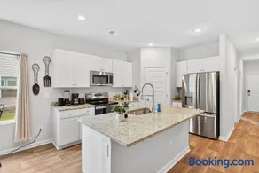 4BR Townhouse with Golf View in Ocean Isle Beach - Image 2