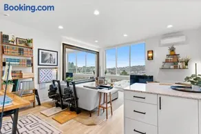 Rooftop terrace & mountain views on Queen Anne - Image 2