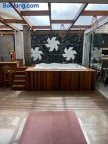 MANSÃO em CURITIBA PISCINA E JACUZZI - Image 3