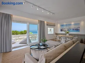 Sunset Rocks Residence - Image 1